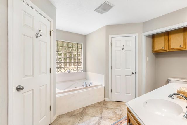 210 Regal Lane, Liberty, TX 77575