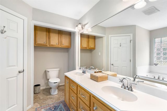 210 Regal Lane, Liberty, TX 77575