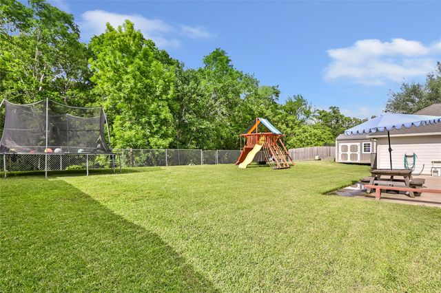 210 Regal Lane, Liberty, TX 77575
