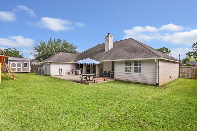 210 Regal Lane, Liberty, TX 77575