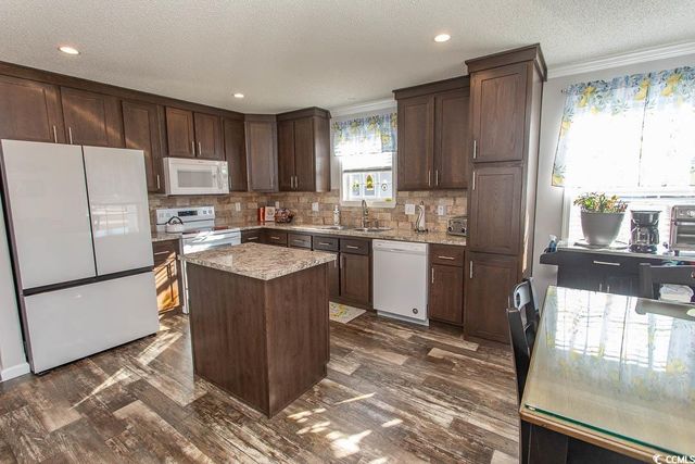 2064 Eastlynn Dr., Conway, SC 29526