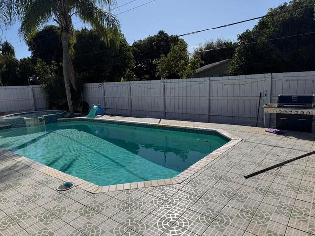 1014 W Drew Street, Lantana, FL 33462