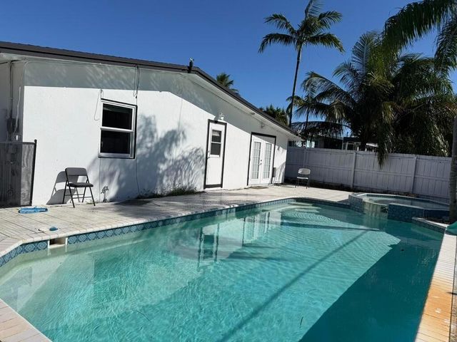 1014 W Drew Street, Lantana, FL 33462