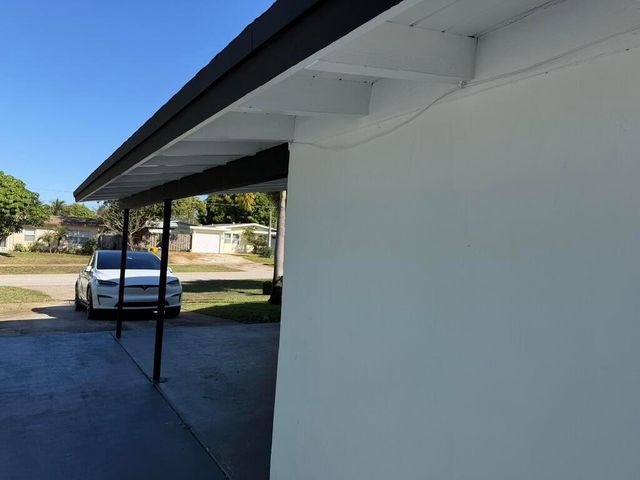 1014 W Drew Street, Lantana, FL 33462