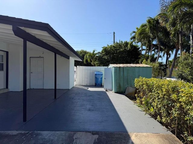 1014 W Drew Street, Lantana, FL 33462