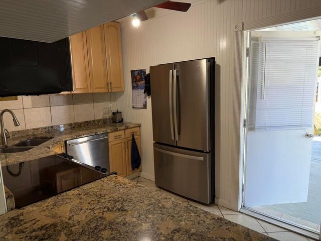 1014 W Drew Street, Lantana, FL 33462