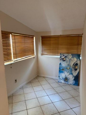 1014 W Drew Street, Lantana, FL 33462