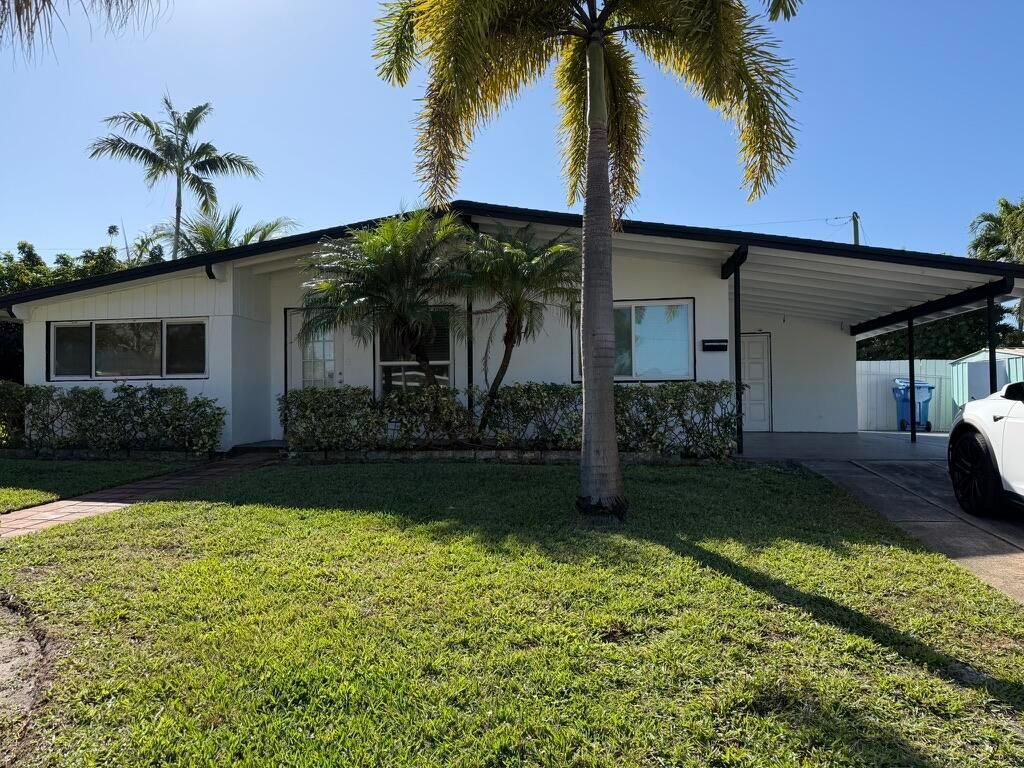 1014 W Drew Street, Lantana, FL 33462