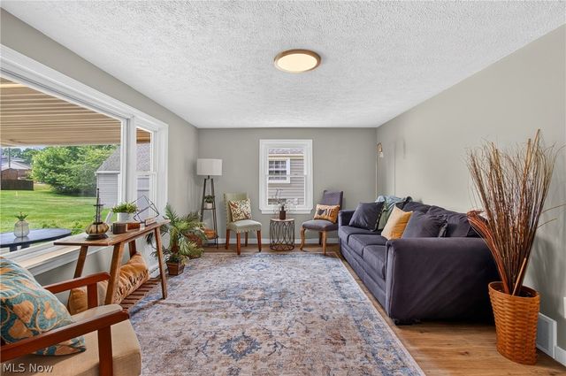 2747 Lincoln Way NW, Massillon, OH 44647