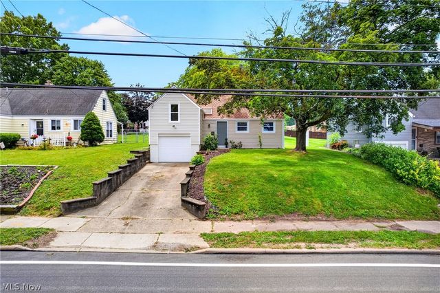 2747 Lincoln Way NW, Massillon, OH 44647