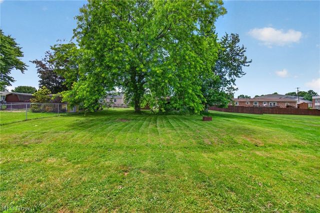 2747 Lincoln Way NW, Massillon, OH 44647