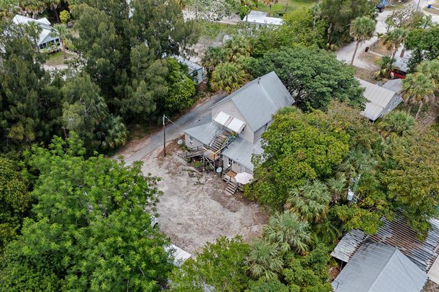 2172 NE Poinciana Terrace, Jensen Beach, FL 34957