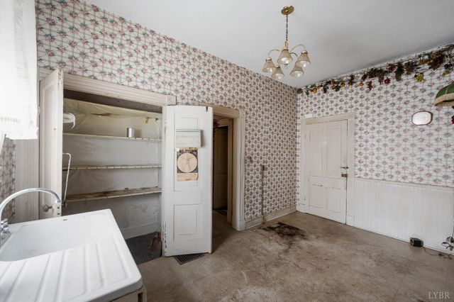 119 Harrison Street, Lynchburg, VA 24504