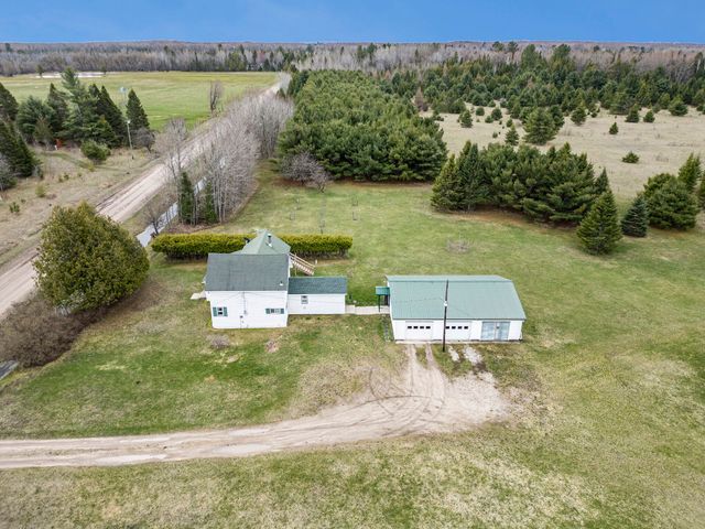 14325 Paradise Lake Road, Levering, MI 49755
