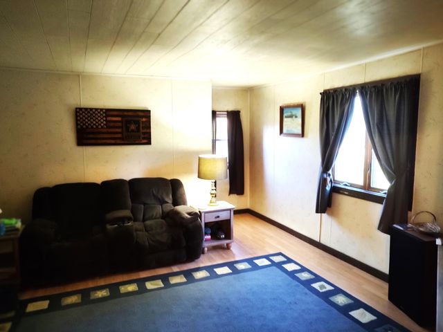 14325 Paradise Lake Road, Levering, MI 49755