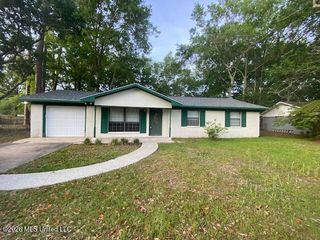 422 Whispering Pine Drive, Ocean Springs, MS 39564