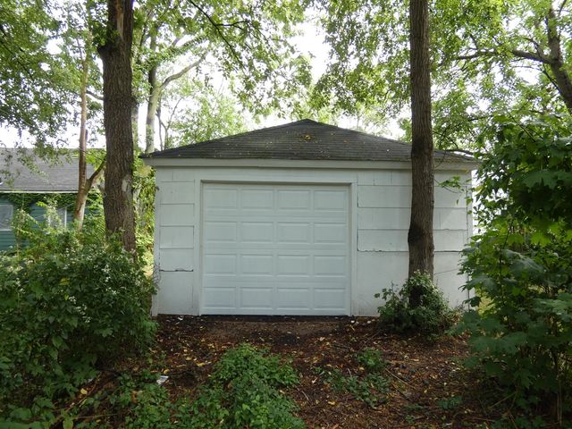 1330 Bishop Avenue, Benton Harbor, MI 49022