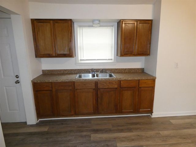 1330 Bishop Avenue, Benton Harbor, MI 49022