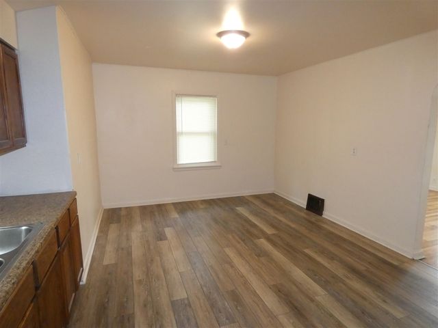 1330 Bishop Avenue, Benton Harbor, MI 49022