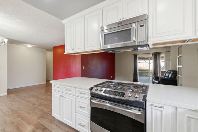 1908 N Cedar Court, Visalia, CA 93292