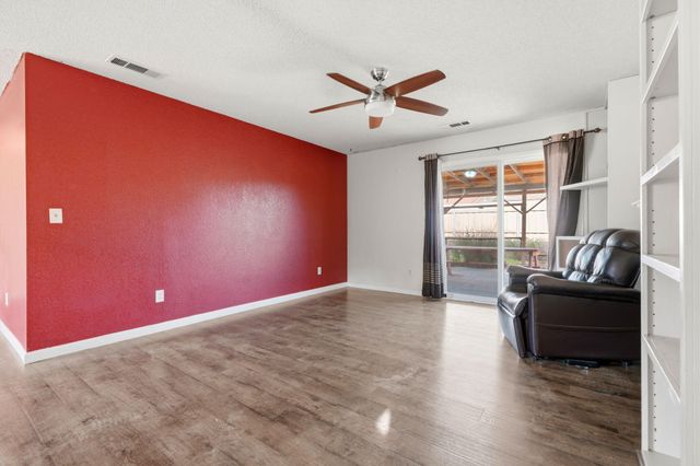1908 N Cedar Court, Visalia, CA 93292