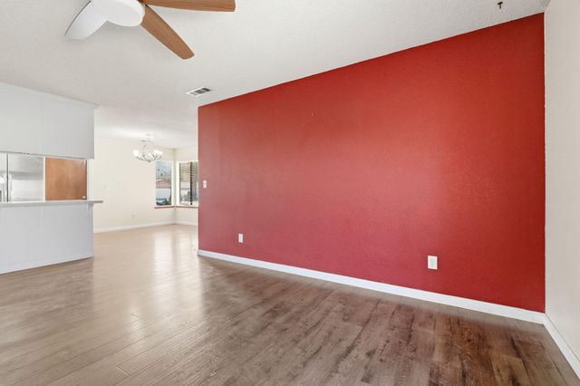 1908 N Cedar Court, Visalia, CA 93292