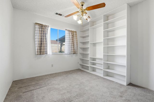 1908 N Cedar Court, Visalia, CA 93292