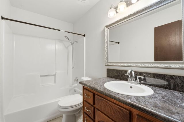 1908 N Cedar Court, Visalia, CA 93292