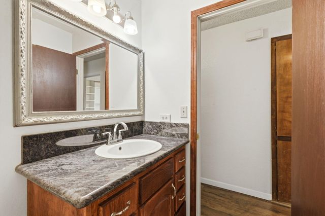 1908 N Cedar Court, Visalia, CA 93292