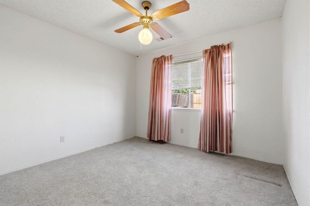 1908 N Cedar Court, Visalia, CA 93292