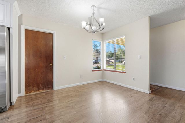 1908 N Cedar Court, Visalia, CA 93292