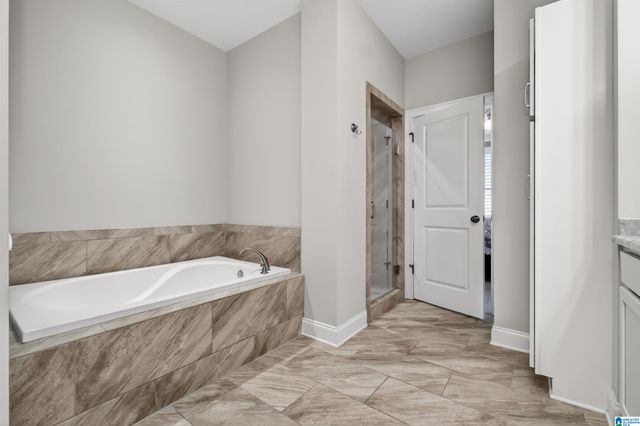 4717 JACKSON LOOP, Vestavia Hills, AL 35242