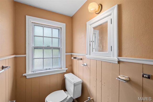 2418 Petrova Avenue, Jennings, MO 63136