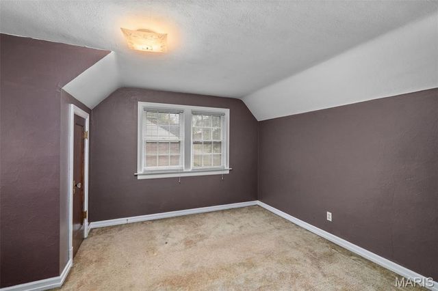 2418 Petrova Avenue, Jennings, MO 63136