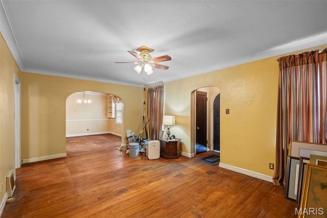 2418 Petrova Avenue, Jennings, MO 63136