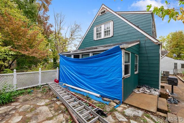 2418 Petrova Avenue, Jennings, MO 63136