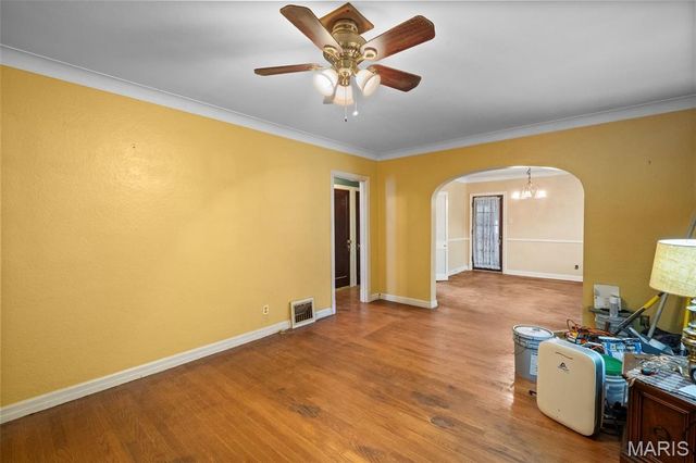 2418 Petrova Avenue, Jennings, MO 63136