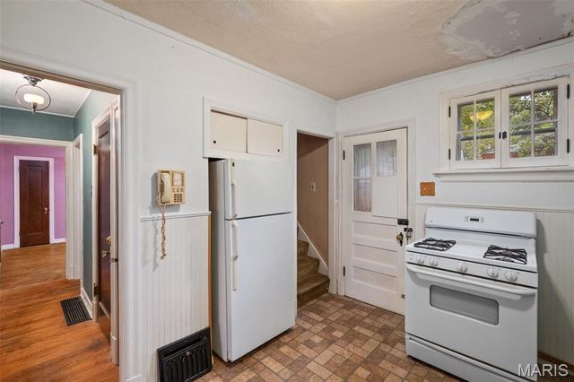 2418 Petrova Avenue, Jennings, MO 63136