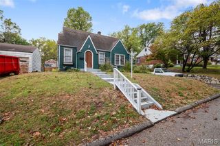 2418 Petrova Avenue, Jennings, MO 63136