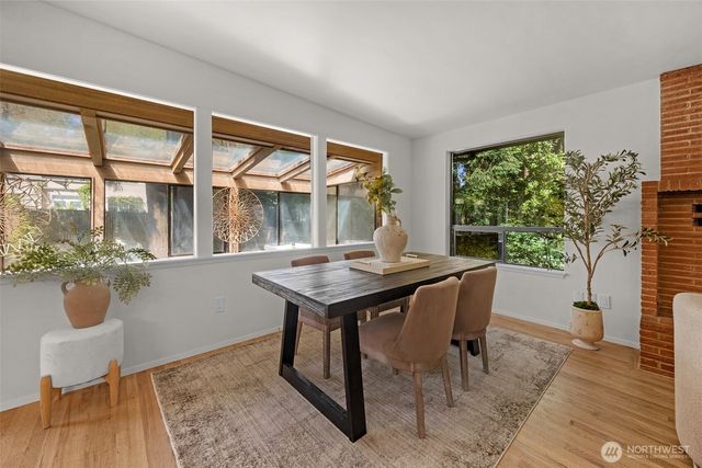 12521 2nd Avenue NE, Seattle, WA 98125