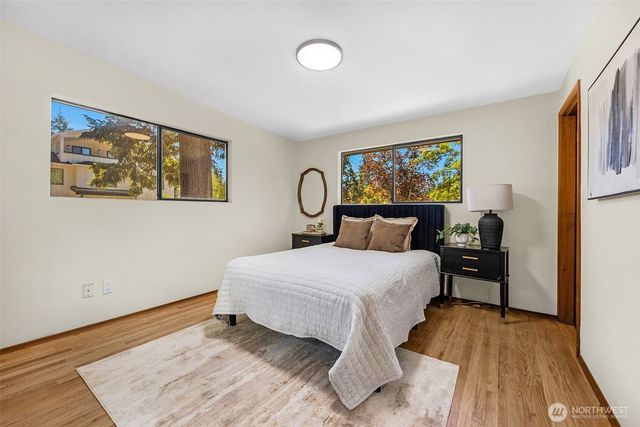 12521 2nd Avenue NE, Seattle, WA 98125