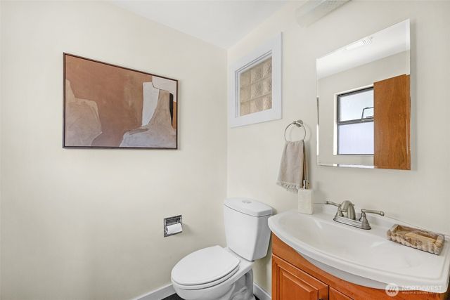 12521 2nd Avenue NE, Seattle, WA 98125