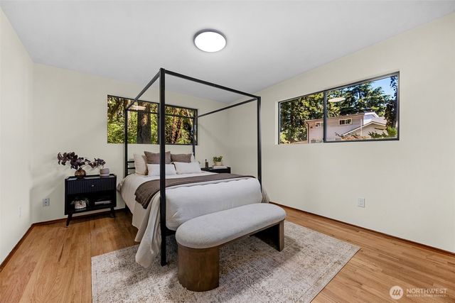 12521 2nd Avenue NE, Seattle, WA 98125