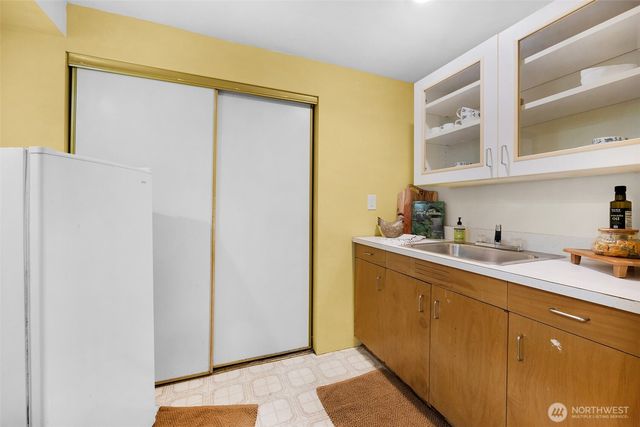 12521 2nd Avenue NE, Seattle, WA 98125
