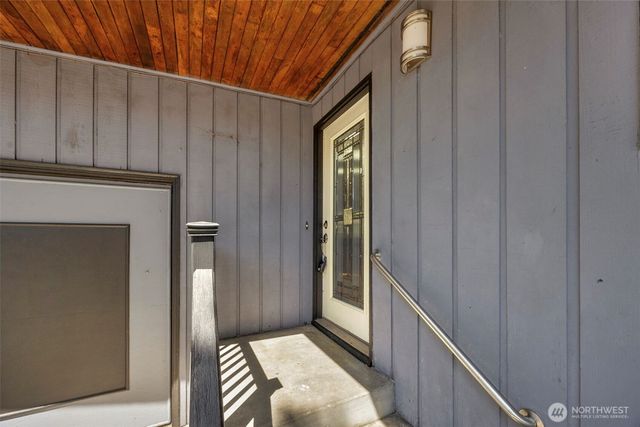 12521 2nd Avenue NE, Seattle, WA 98125