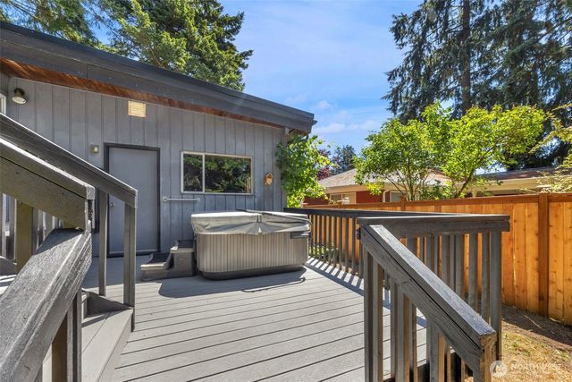 12521 2nd Avenue NE, Seattle, WA 98125