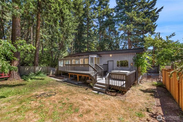 12521 2nd Avenue NE, Seattle, WA 98125