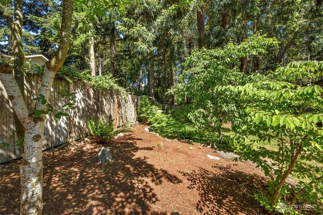 12521 2nd Avenue NE, Seattle, WA 98125