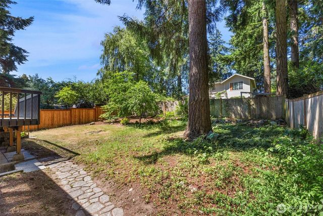 12521 2nd Avenue NE, Seattle, WA 98125