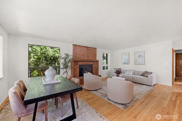 12521 2nd Avenue NE, Seattle, WA 98125